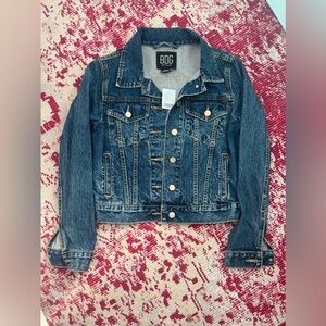 BDG Urban Outfitters Size M Denim Crop Jean Jacket
Button Close Western Cowgirl
